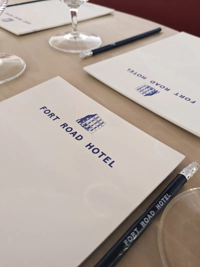 Meeting stationary (1)